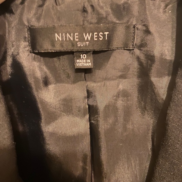 Nine West black blazer - Picture 2 of 2